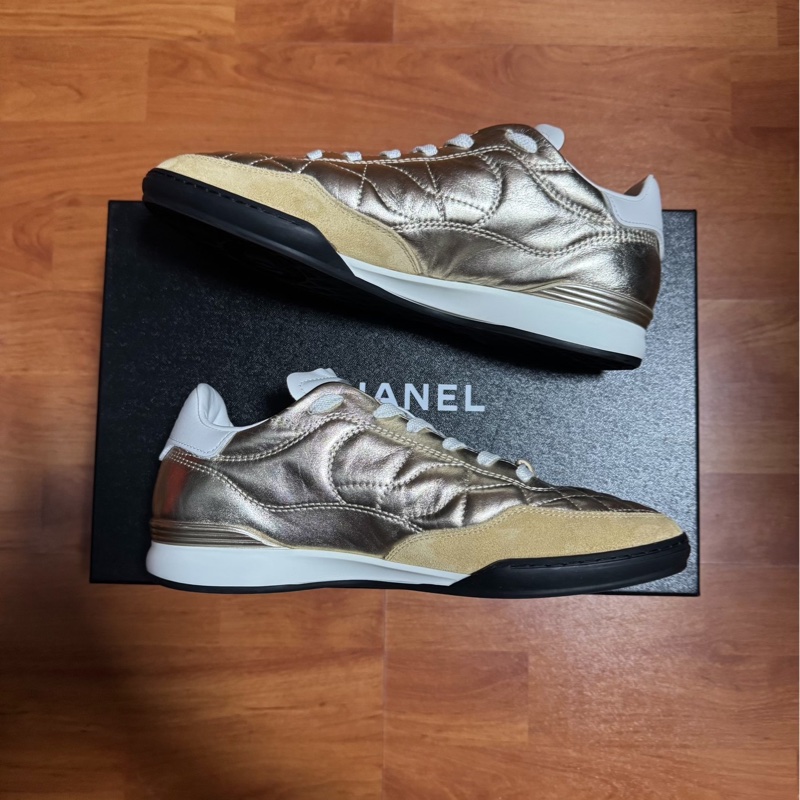 Chanel德訓鞋香奈兒新款雙c徽標運動鞋 女款 金色 38碼-1