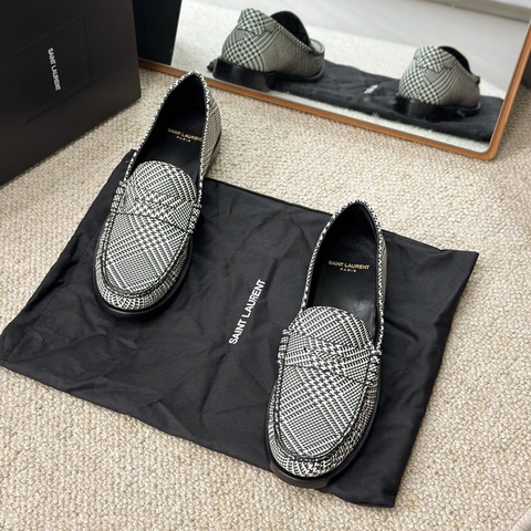 閒置新 未使用 SAINT LAURENT聖羅蘭 樂福鞋 附件：塵袋