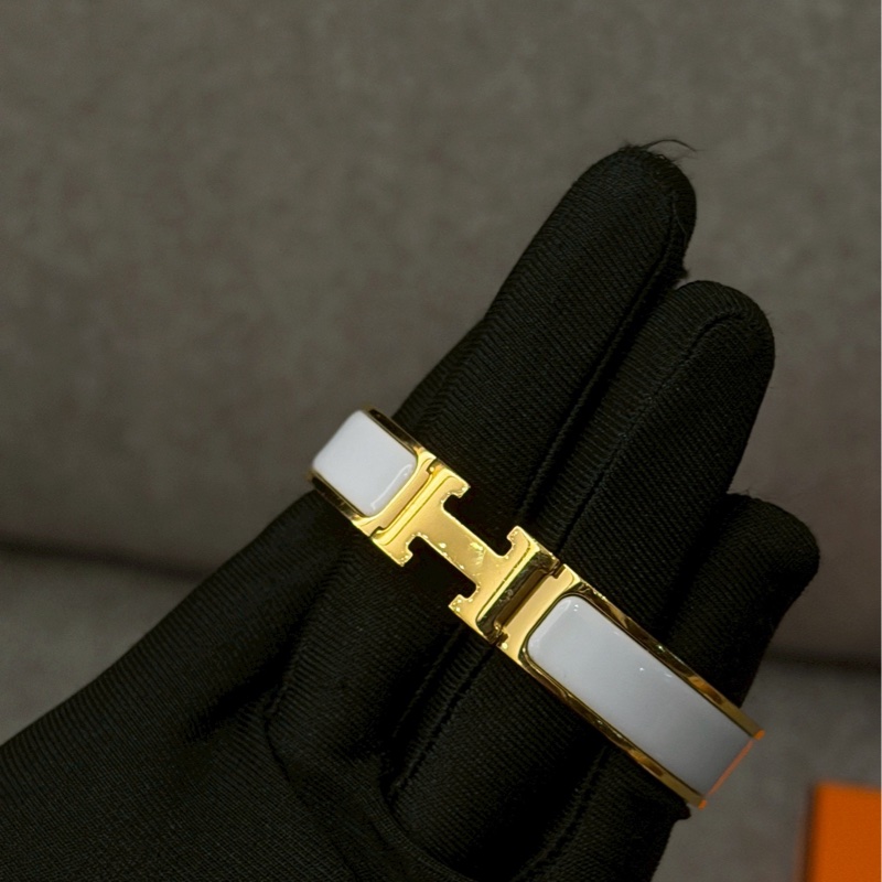 愛馬仕白色手環-1