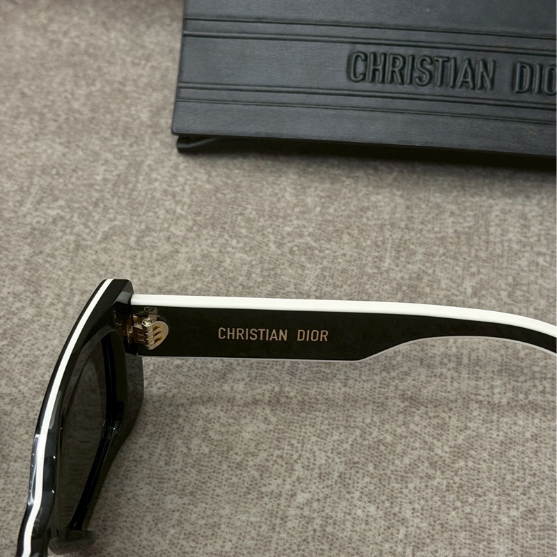 DIOR 經典款墨鏡-4
