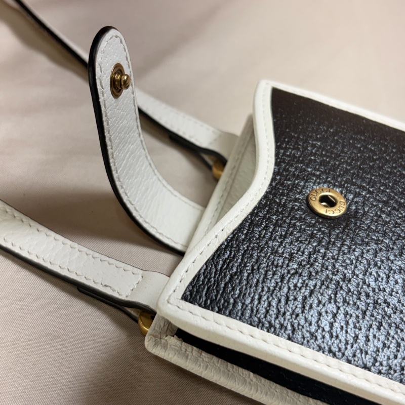 ✨近新閒置 夢幻聯名 ✨Gucci x adidas✨ 黑白手機包 肩背 斜背包-4