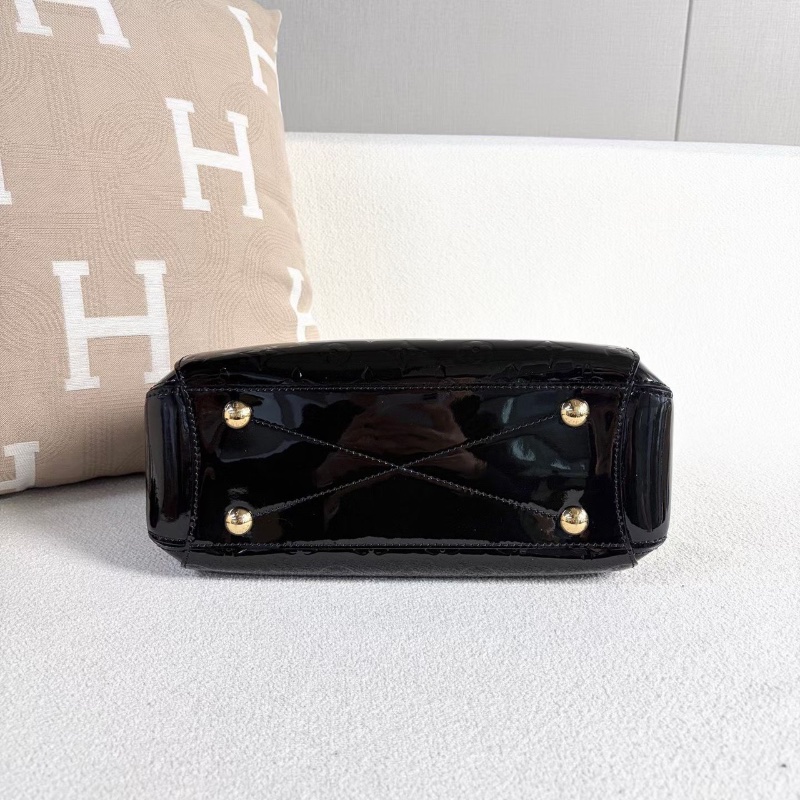 LV漆皮蒙田bb 黑色 金扣 29*19*12 98新配件肩帶 鑰匙*2 鎖 塵袋-4