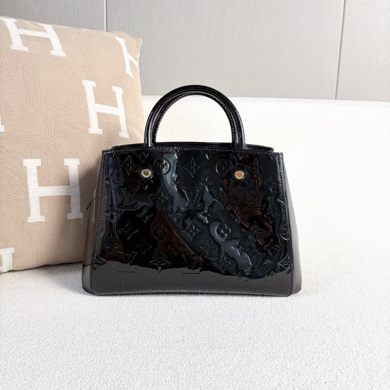 LV漆皮蒙田bb 黑色 金扣 29*19*12 98新配件肩帶 鑰匙*2 鎖 塵袋-7