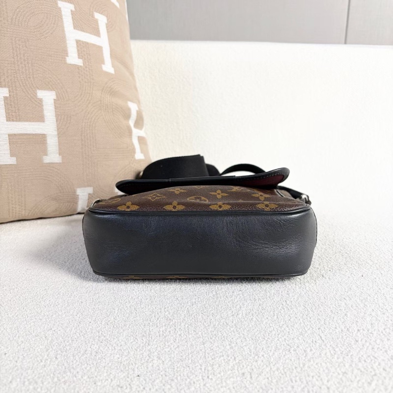 LV老花翻蓋郵差包肩背斜背包 經典老花拼黑 20*23*6 98新配件塵袋-4