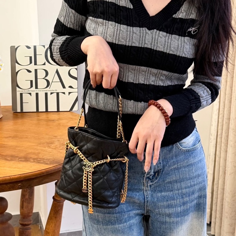 CHANEL 黑金22p琺瑯 手提肩背水桶包 18*19*11 99新配件盒子 塵袋-0
