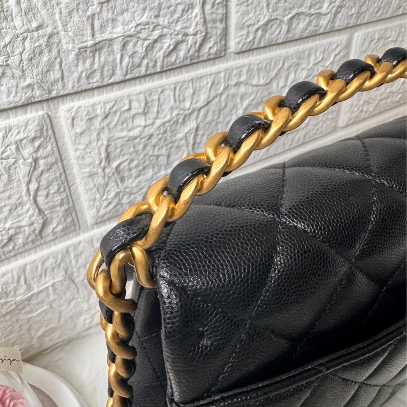 香奈兒24 s亮面粒紋小牛皮芯片-8