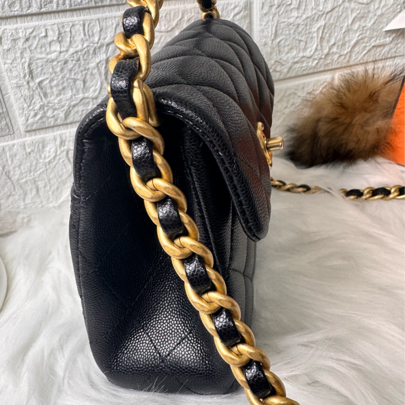 香奈兒24 s亮面粒紋小牛皮芯片-12