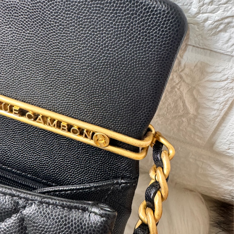 香奈兒24 s亮面粒紋小牛皮芯片-20