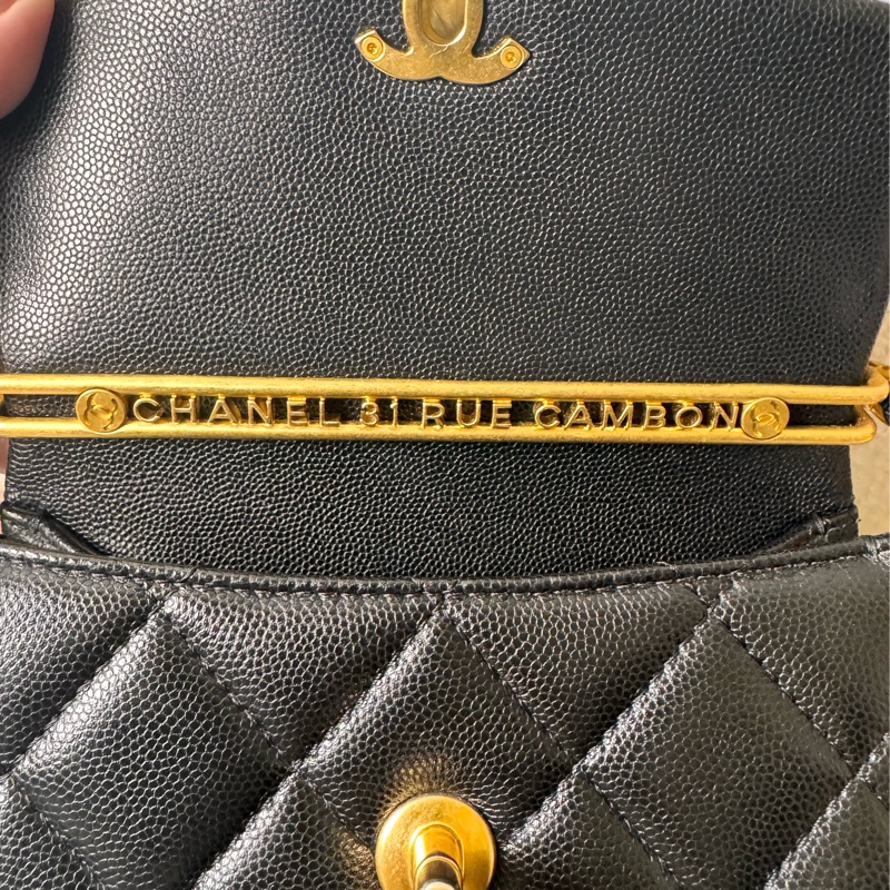 香奈兒24 s亮面粒紋小牛皮芯片-24