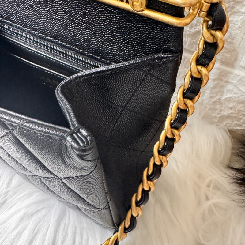 香奈兒24 s亮面粒紋小牛皮芯片-28