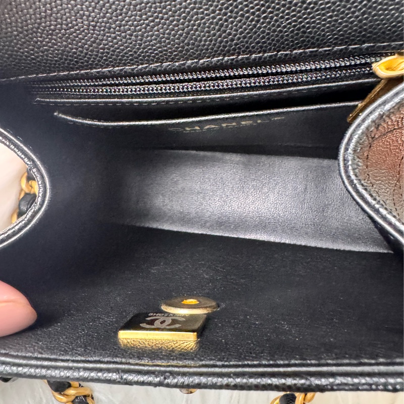 香奈兒24 s亮面粒紋小牛皮芯片-32