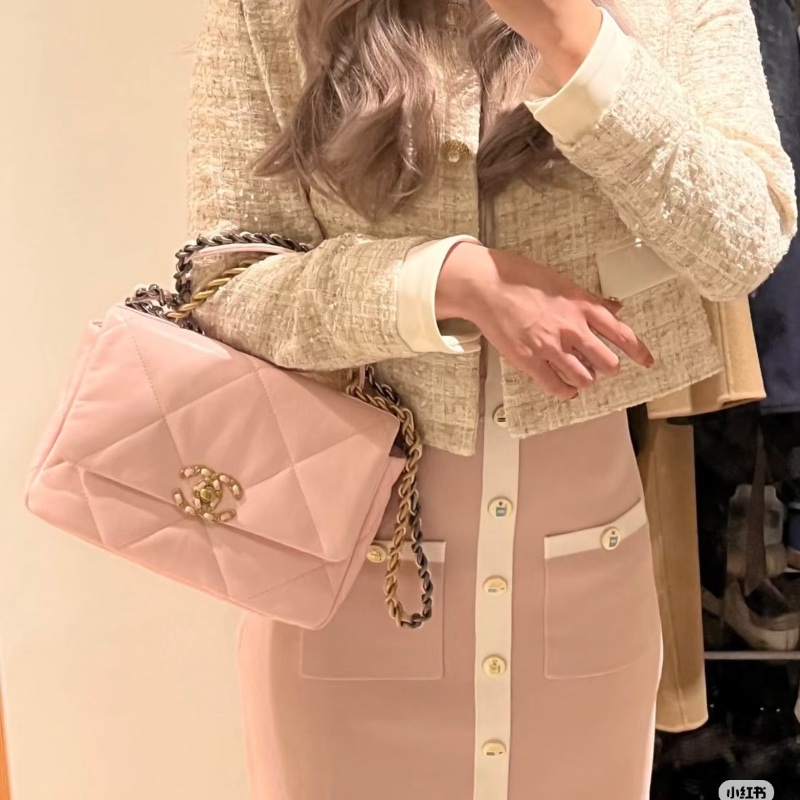 CHANEL 櫻花粉金扣19bag小號肩背斜背包25*15*7 99新配件盒子 塵袋 卡冊 購證-1