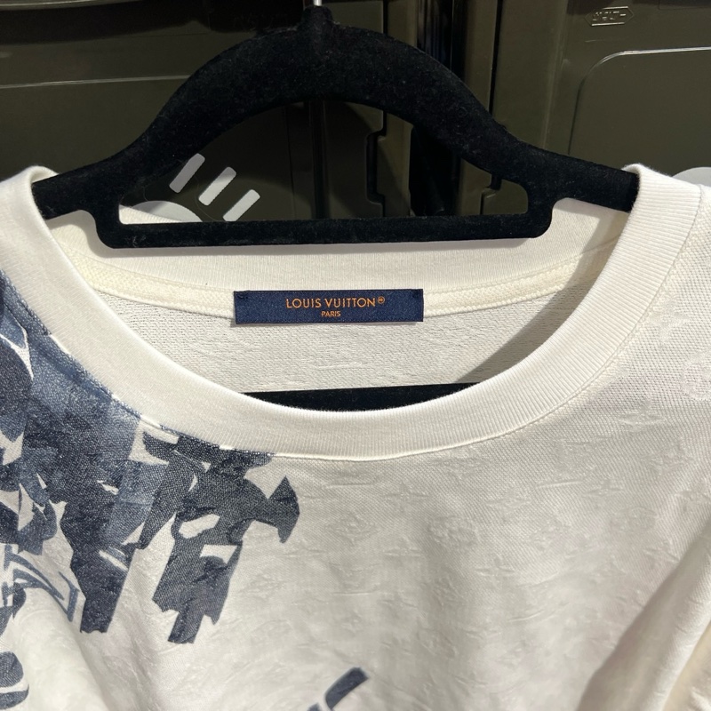 Lv 暗紋滿印 花卉短袖XL碼-8