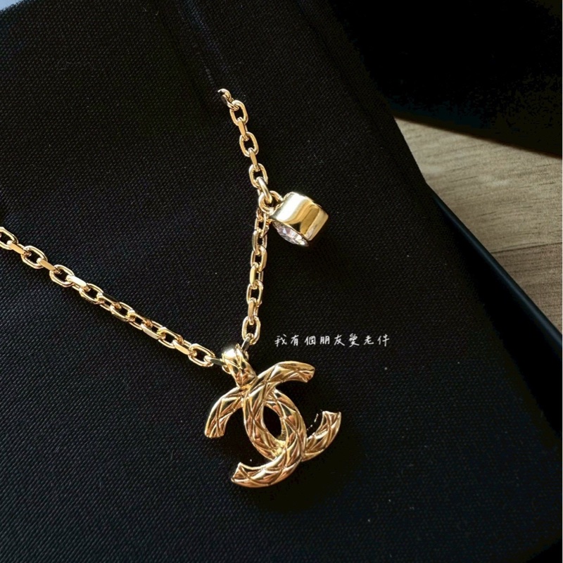 《我有個朋友在代購》香奈兒菱格紋CC 帶小鑽項鍊-4