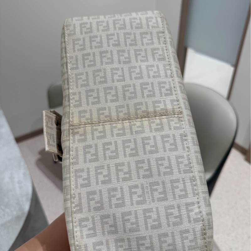 Fendi Zucchino Mama PVC 白 銀鍊 法棍包 肩背包 側背包 手提包-15