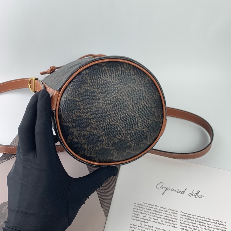 Celine抽繩水桶包-1