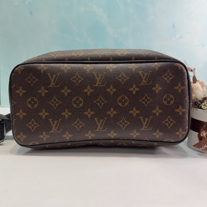 LV Macassar Palk 經典老花後背包-7