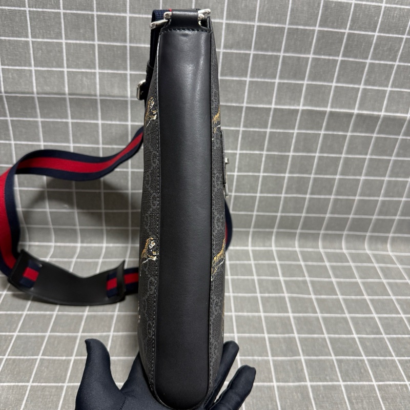 Gucci 古馳 男士斜挎包 附件:無-3