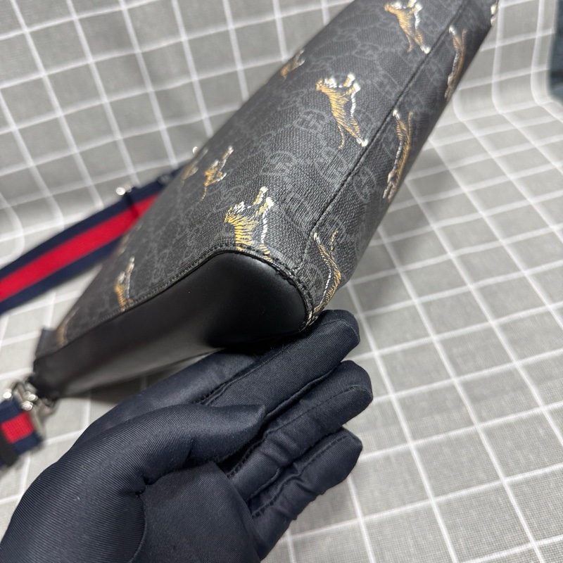 Gucci 古馳 男士斜挎包 附件:無-8