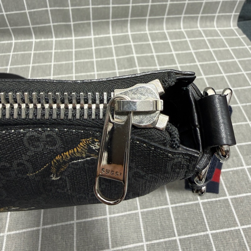 Gucci 古馳 男士斜挎包 附件:無-9