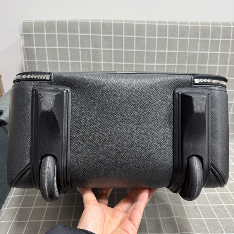 LouisVuitton 路易威登 旅行箱 無附件 成色如圖-2