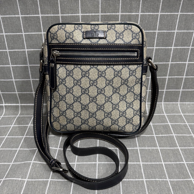 Gucci 古馳 經典老花郵差包 米白色配深藍色肩帶 底長19-0