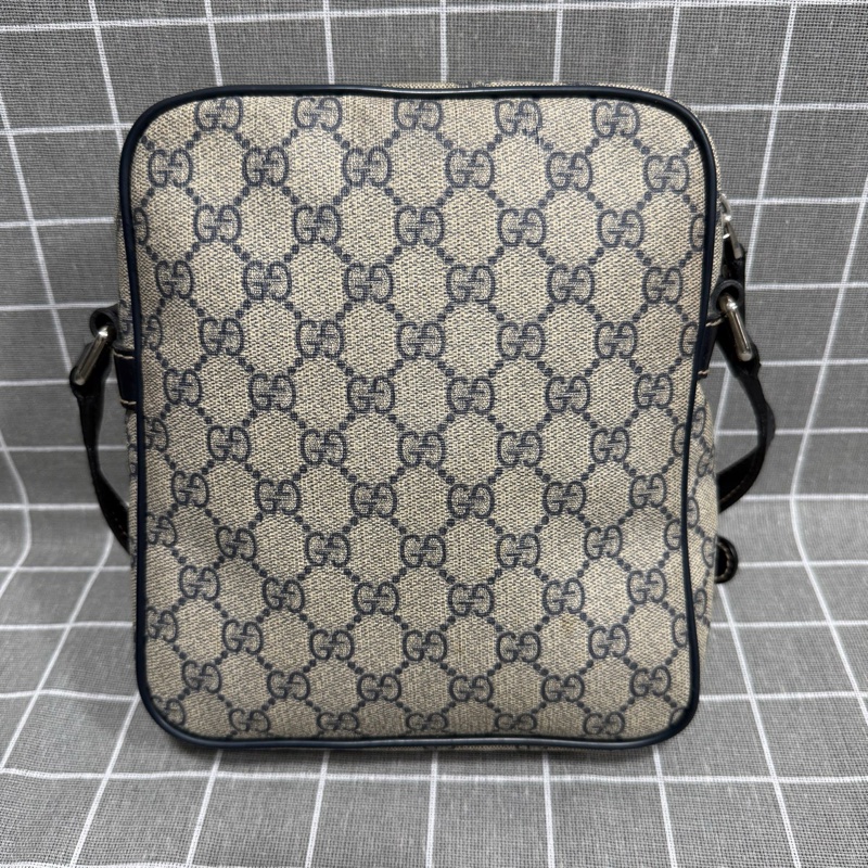 Gucci 古馳 經典老花郵差包 米白色配深藍色肩帶 底長19-1