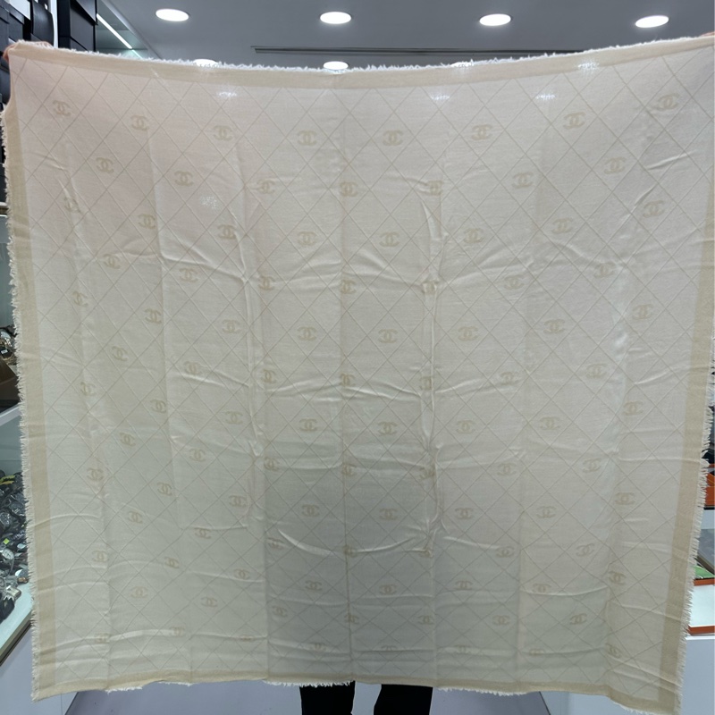 Chanel 香奈兒25p圍巾米色披肩圍巾 140*140 閒置未使用過-1