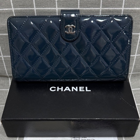 香奈兒 chanel 漆皮錢包  17開  成色OK    包型板正  內里乾淨  底長19