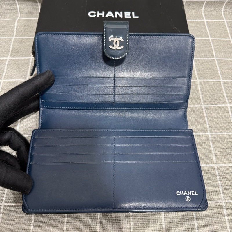 香奈兒 chanel 漆皮錢包 17開 成色OK 包型板正 內里乾淨 底長19-4