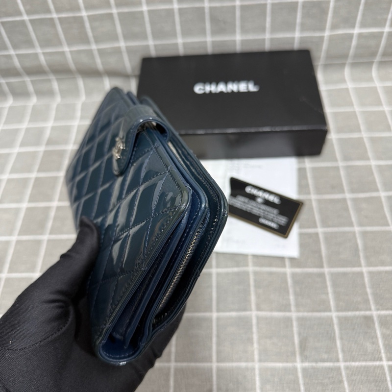 香奈兒 chanel 漆皮錢包 17開 成色OK 包型板正 內里乾淨 底長19-6