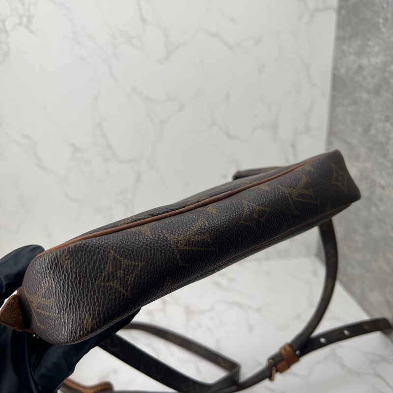 香緹國際精品 892 迪士尼相機包-6