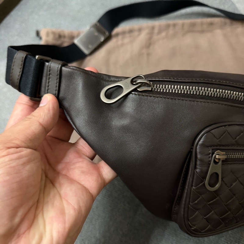 Bv編織小牛皮腰包-1