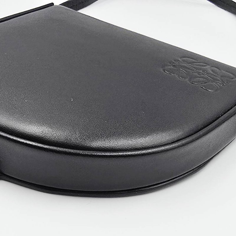 LOEWE 黑色牛皮迷你馬鞍包-5