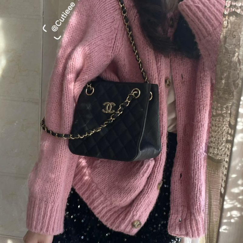 CHANEL Mini tote粒面牛皮水桶包 - 黑金-1