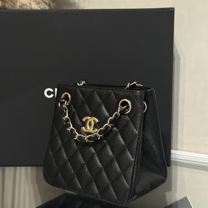 CHANEL Mini tote粒面牛皮水桶包 - 黑金-3