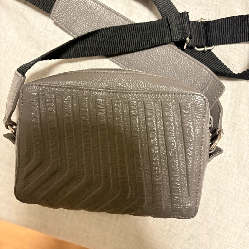 balenciaga斜背包-2
