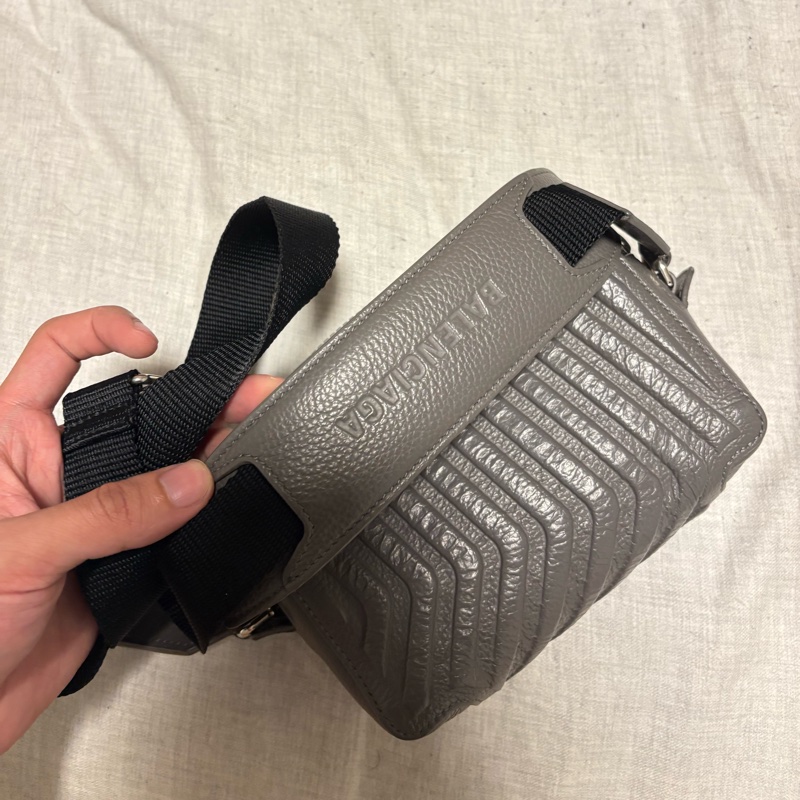 balenciaga斜背包-5