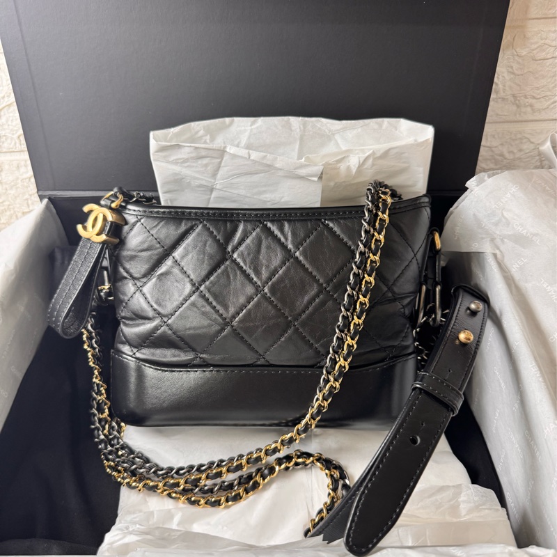 流浪包小仿舊小牛皮、光滑小牛皮、金色、銀色及鍍釘金屬-0