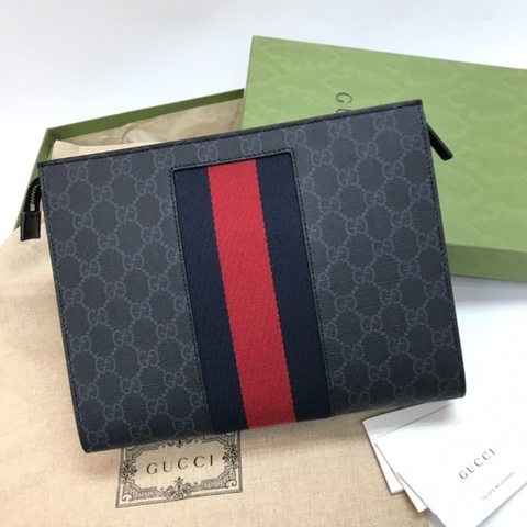Gucci clutch ( Grey )