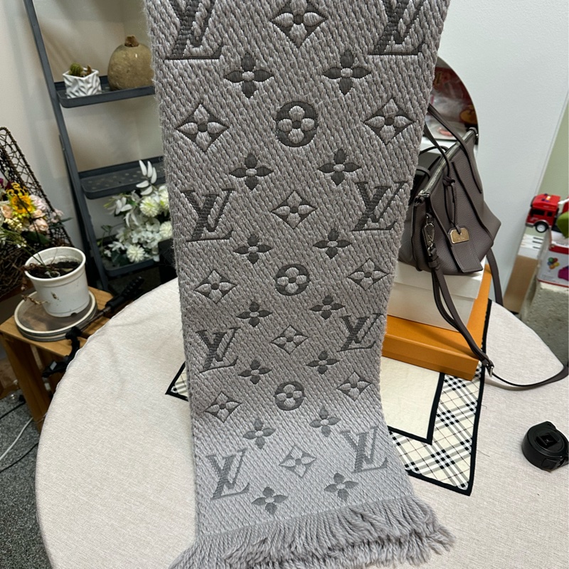 Louis Vuitton 羊毛灰圍巾-4