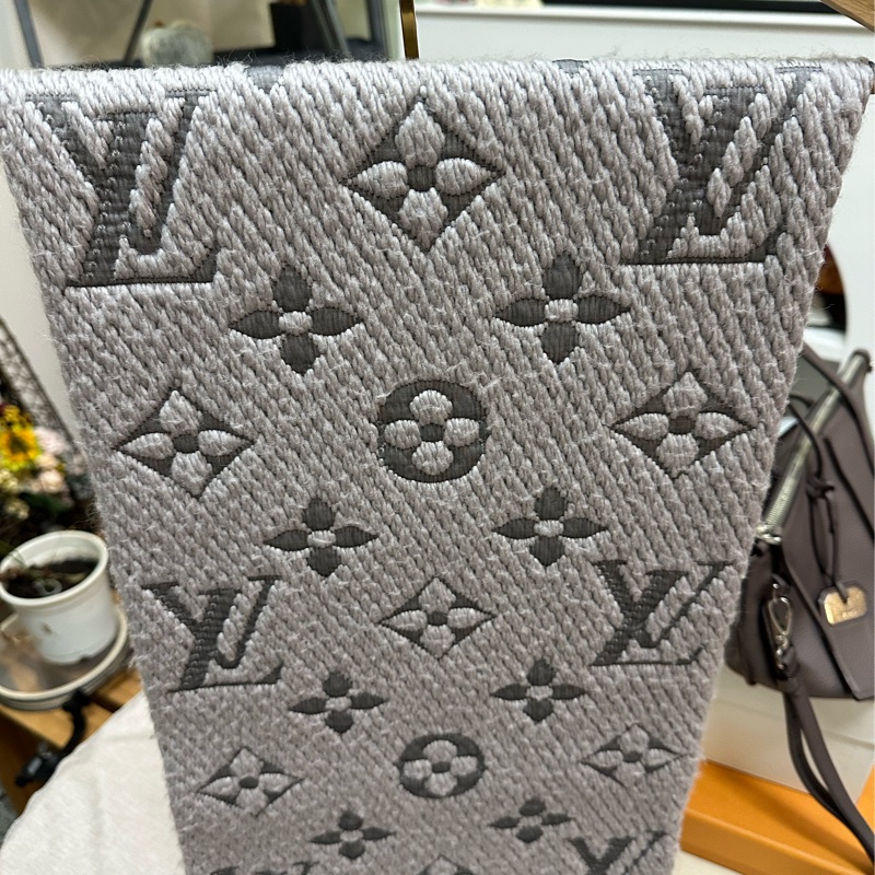 Louis Vuitton 羊毛灰圍巾-5