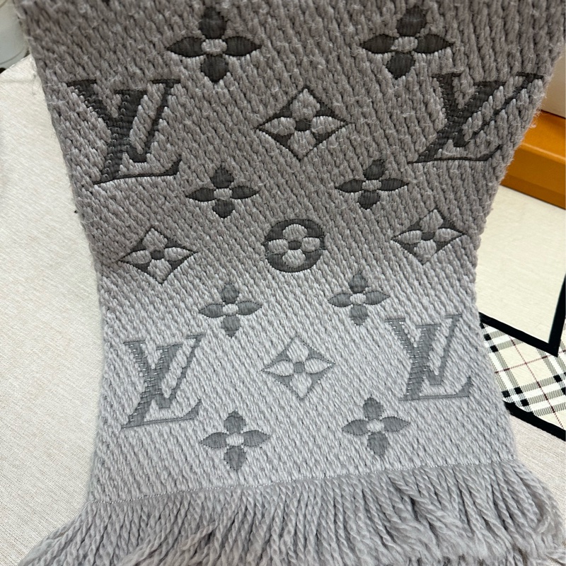 Louis Vuitton 羊毛灰圍巾-6