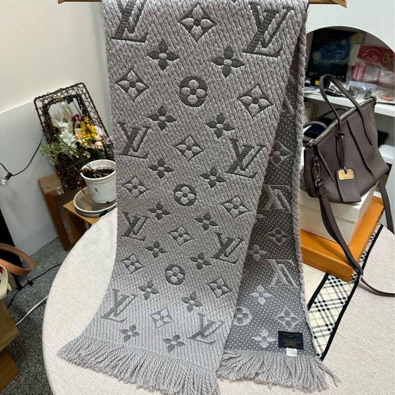 Louis Vuitton 羊毛灰圍巾-9
