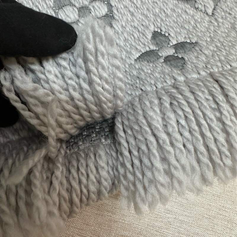 Louis Vuitton 羊毛灰圍巾-13