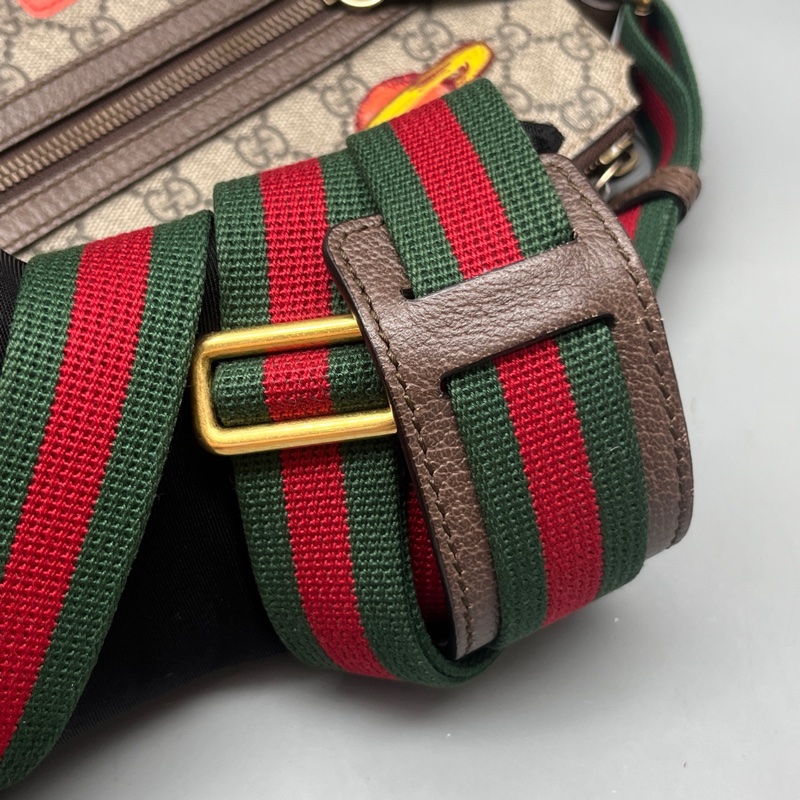 GUCCI 古馳 老花虎頭飛碟徽章郵差包 尺寸28*27-5