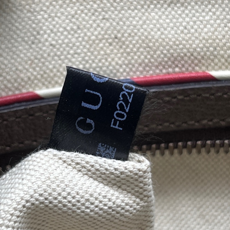 GUCCI 古馳 老花虎頭飛碟徽章郵差包 尺寸28*27-7