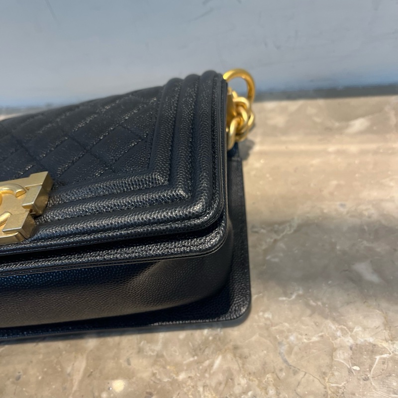 Chanel 香奈兒 leboy黑金小號 小牛皮單肩斜挎包 20*12*7 配件:票、卡-6