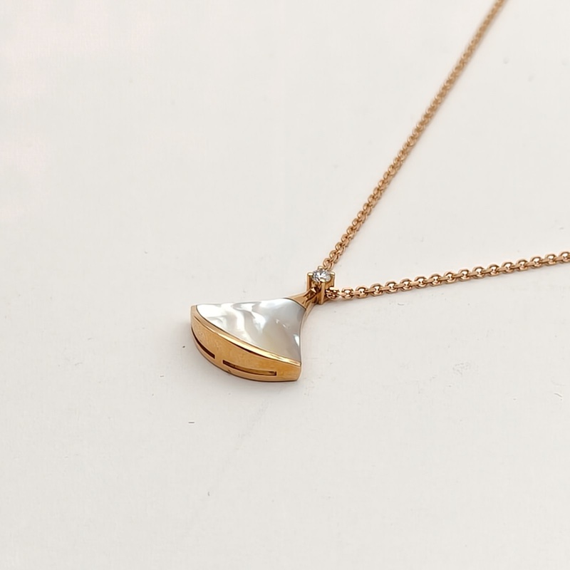 BVLGARI DIVASDREAM單鑽小扇子項鏈18K玫瑰金/鑽石/白貝母-1