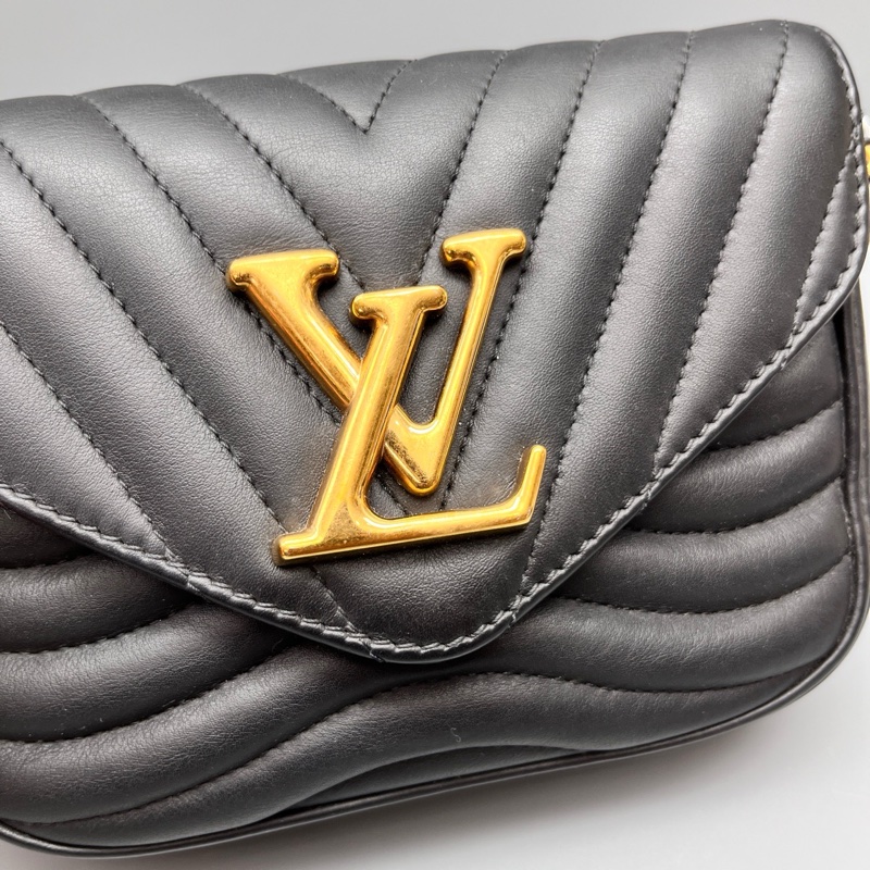 LV 路易威登 黑色New wave三合一鏈條包 尺寸18*13-9